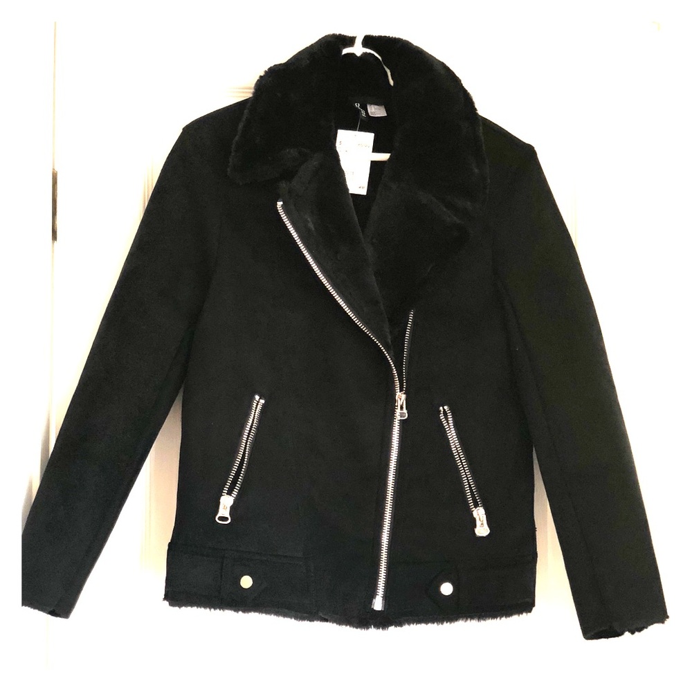 Black jacket with fur